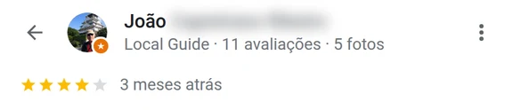 Avaliação de 4 estrelas no Google deixada por João para a Específico Quiropraxia em Florianópolis, sem comentário escrito