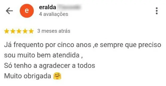 Avaliação de paciente relatando acompanhamento por cinco anos e atendimento sempre atencioso em clínica de quiropraxia em Florianopolis