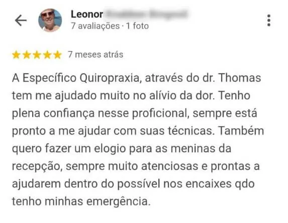 Avaliação de paciente relatando alívio da dor, confiança no atendimento do Dr. Thomas e elogios à atenção da recepção em clínica de quiropraxia em Florianópolis