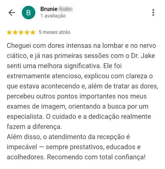 Avaliação de paciente relatando melhora de dor lombar e no nervo ciático após atendimento de quiropraxia em Florianópolis